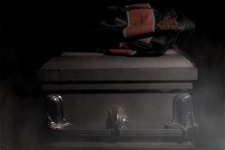 梦见棺材里有死人是什么意思