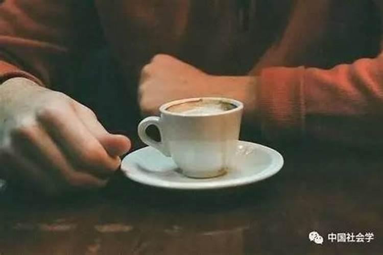 梦见爱人和别的男人一起喝咖啡